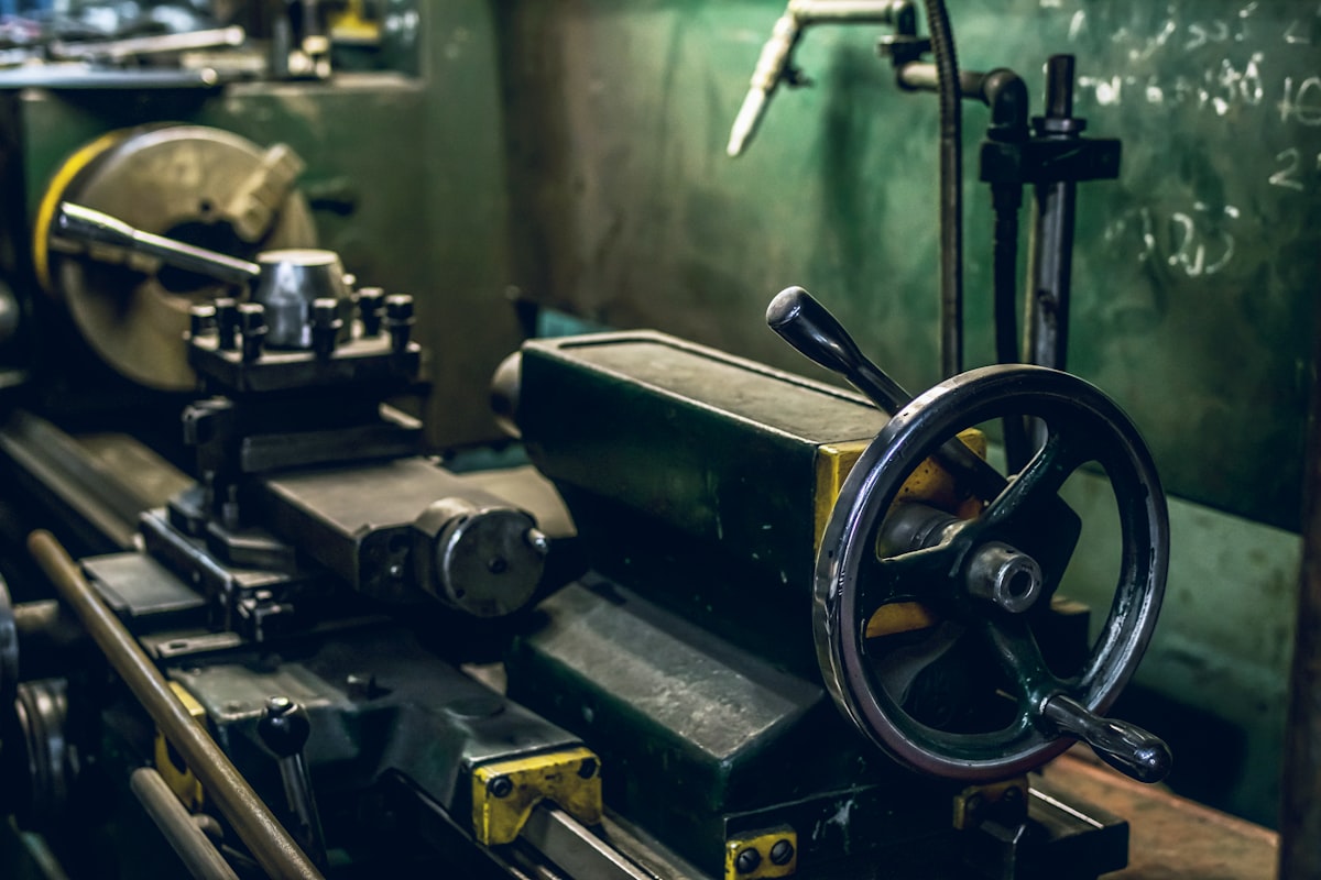 Drehmaschine bei der Arbeit